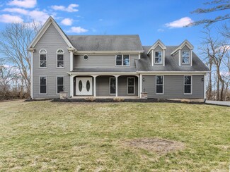 4N330 Anderson Rd, Elburn, IL 60119
