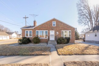 1520 5th St, Gilbertville, IA 50634