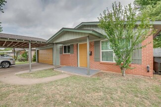 933 NW 27th St, Moore, OK 73160
