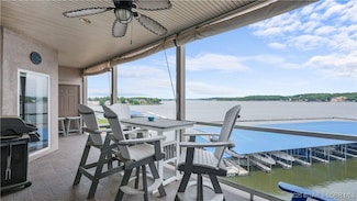 1230 Lands End Pkwy Unit 304, Osage Beach, MO 65065
