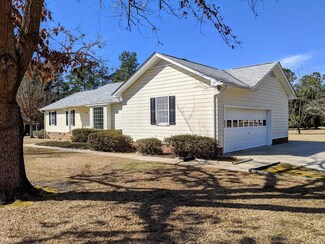 1186 Pointer Dr, Manning, SC 29102