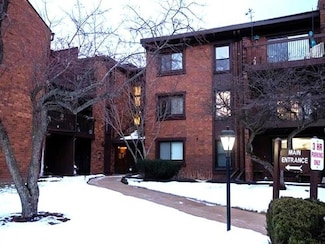 2929 Sunnyside Dr Unit B326, Rockford, IL 61114