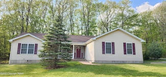 203 Sutton Place, Pocono Summit, PA 18346