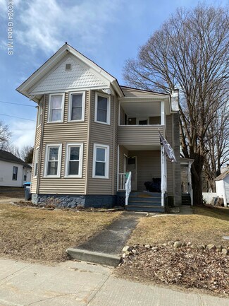 208 Center St, Corinth, NY 12822