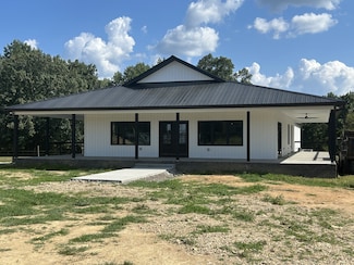 1036 Union Camp Rd, Lafayette, TN 37083