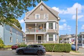 17 Messervy St Unit 1, Salem, MA 01970