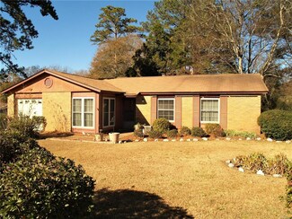 12 Pine Ct, Millbrook, AL 36054