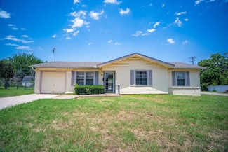 5245 Ira St N, Haltom City, TX 76117