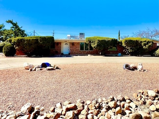 1148 S Cardinal Ave, Sierra Vista, AZ 85635