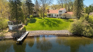 1183 Josephine Rd, Saint Paul, MN 55113