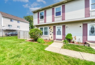 7 Fernwood Dr Unit Q, Bolingbrook, IL 60440