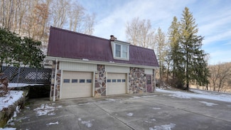 2250 Indian Camp Run Rd, New Concord, OH 43762