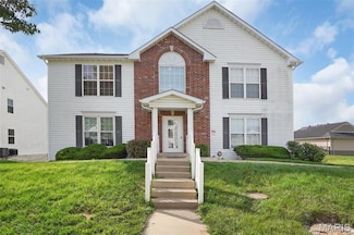 14 Homefield Gardens Dr, O'Fallon, MO 63366