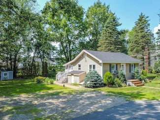 8 Wilson St, Salem, NH 03079