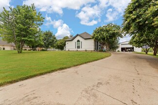 2013 Running Brook Dr, Joshua, TX 76058