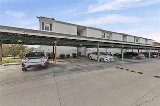 6826 N Olive St, Kansas City, MO 64118