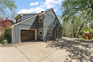 51 Collinwood Dr, Pittsburgh, PA 15215