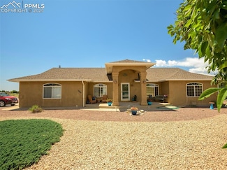1060 W Stallion Dr, Pueblo, CO 81007