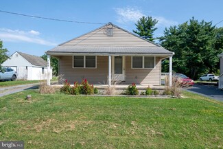 769 Turnpike Rd, Elizabethtown, PA 17022