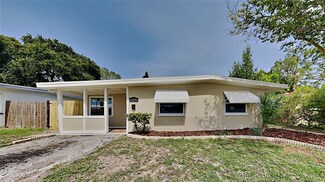 724 Northmoor Ave N, Saint Petersburg, FL 33702