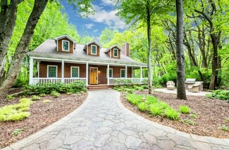 16646 Lakeshore Rd, New Buffalo, MI 49117