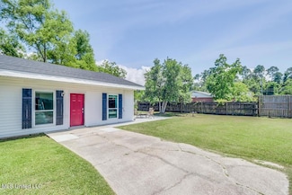410 Old Spanish Trail Unit B, Waveland, MS 39576