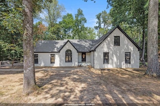 307 Taylor Dr, Florence, AL 35634