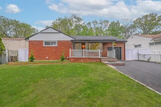 717 Janos Ln, West Hempstead, NY 11552