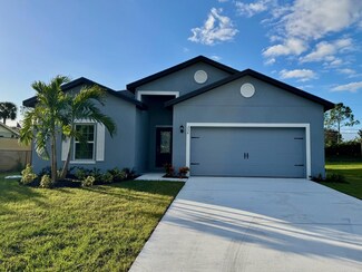 256 SW Grove Ave, Port St. Lucie, FL 34983