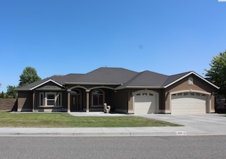 605 S Hawaii Place, Kennewick, WA 99336