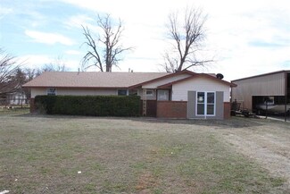 416 Campbell St, Sterling, OK 73567