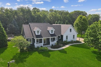207 Sandcastle Ln, Waverly, IA 50677