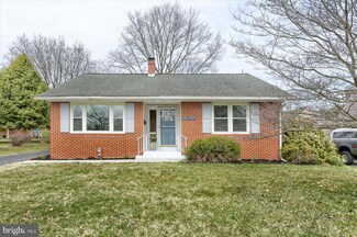 35 E Roosevelt Ave, Middletown, PA 17057