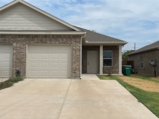 2725 Ginger Ct, Sherman, TX 75092