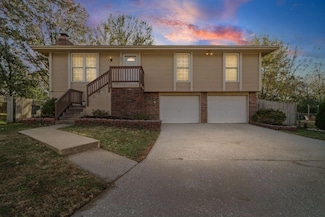 633 SW 36th Terrace, Lees Summit, MO 64082