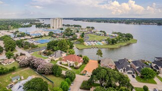 4 La Costa Dr, Montgomery, TX 77356