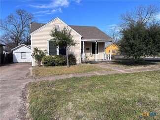 1002 S 15th St, Temple, TX 76504