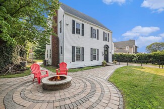 512 E Angela Blvd, South Bend, IN 46617