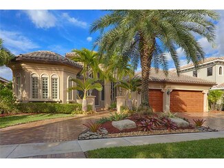 10241 Blue Palm St, Plantation, FL 33324