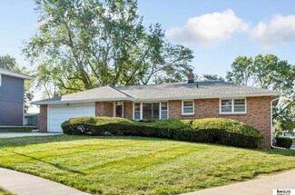 4485 Shady Lane Cir, Omaha, NE 68105