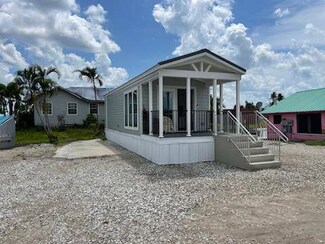 4500 Pine Island Rd NW Unit 2, Matlacha, FL 33993