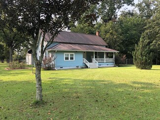 613 Red Oak Rd, Tifton, GA 31793