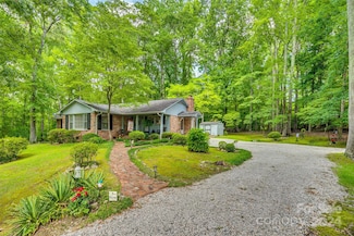 812 Lakeside Cir, Lancaster, SC 29720