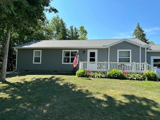 451 Cadillac St, MacKinaw City, MI 49701