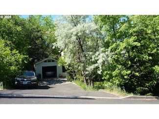 1717 Mount Hood St, the Dalles, OR 97058