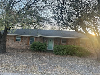 202 S Spencer St, Mart, TX 76664