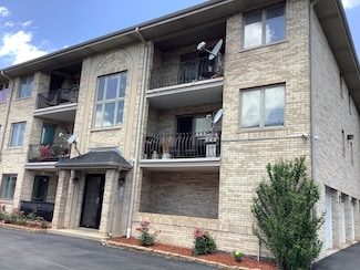 9211 S Roberts Rd Unit 3D, Hickory Hills, IL 60457