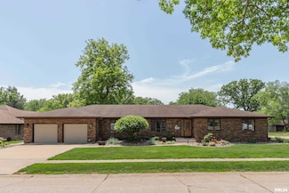 4902 35th Ave, Moline, IL 61265