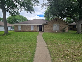 925 Shell Ln, Lancaster, TX 75146