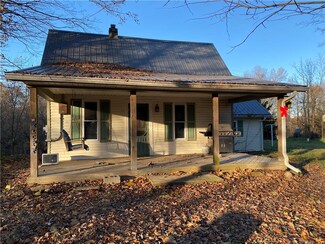 2645 E MacEl Rd, Bloomfield, IN 47424